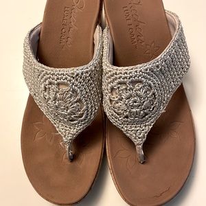 Skechers Luxe Foam Beverlee Sz 9